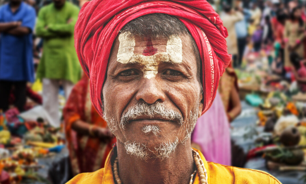 Вот что индусы делают, когда в их доме гости: странно, что сами к такому не привыкли